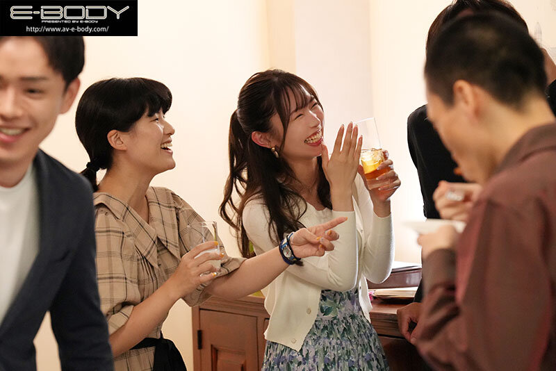 同窓会NTR 華奢巨乳美女は久々に再会した絶倫元カレとの浮気性交に背徳感と共に大絶頂を繰り返す 響蓮(ebwh00079) シーン1