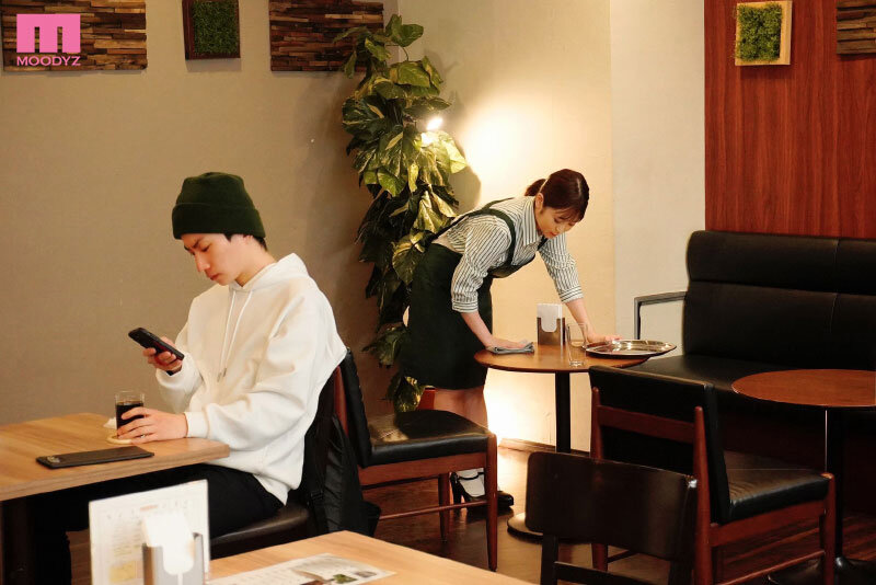 バイト先の大嫌いなセクハラ店長のチ○ポがドストライク過ぎて絶倫ピストンで調教されてしまった私 小野六花(midv00175) シーン2