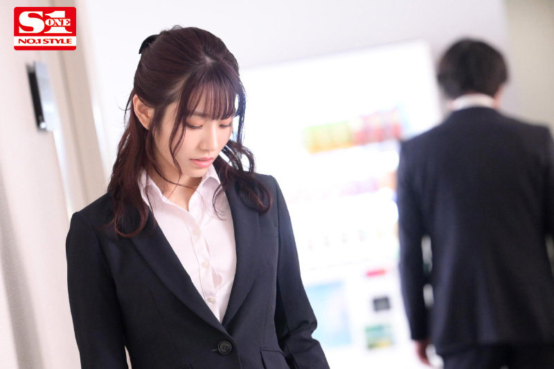 出張先で軽蔑している中年セクハラ上司とまさかの相部屋に…朝まで続く絶倫性交に不覚にも感じてしまった私 河北彩花(ssis00586) シーン10