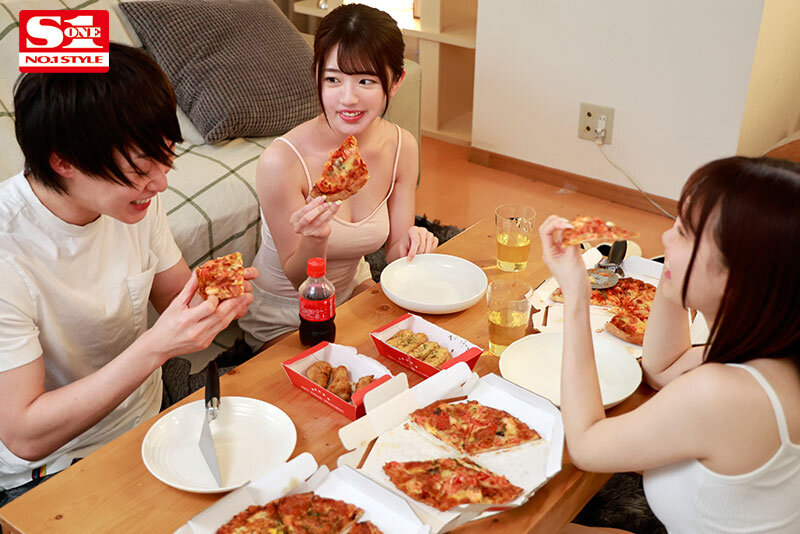 Gカップ同級生2人組が僕の家で勉強合宿!休憩の度にエロいことが! 安達夕莉 宇野みれい(sone00269) シーン9